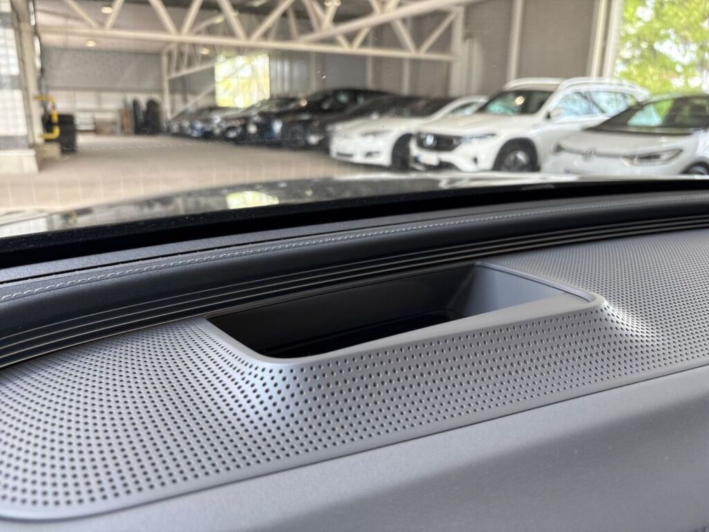 Mercedes-Benz EQC 2022 Harmaa