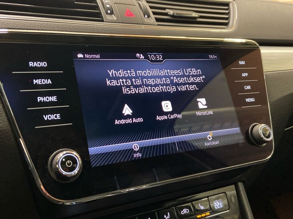 Skoda Superb 2020 Harmaa