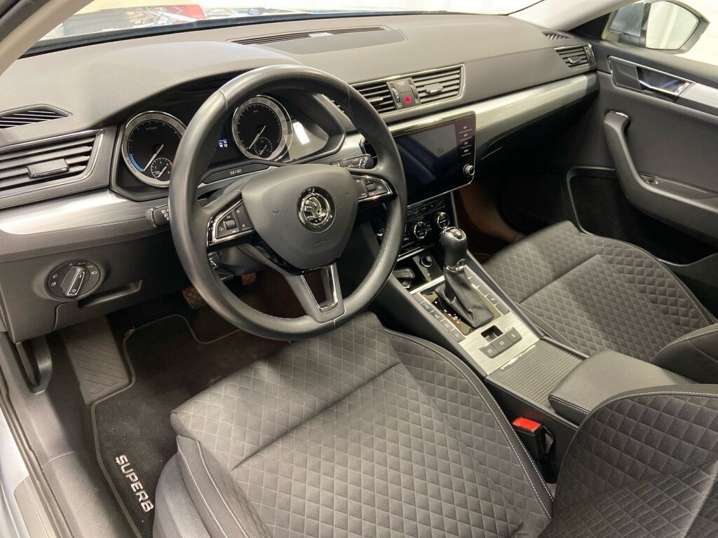Skoda Superb 2020 Harmaa