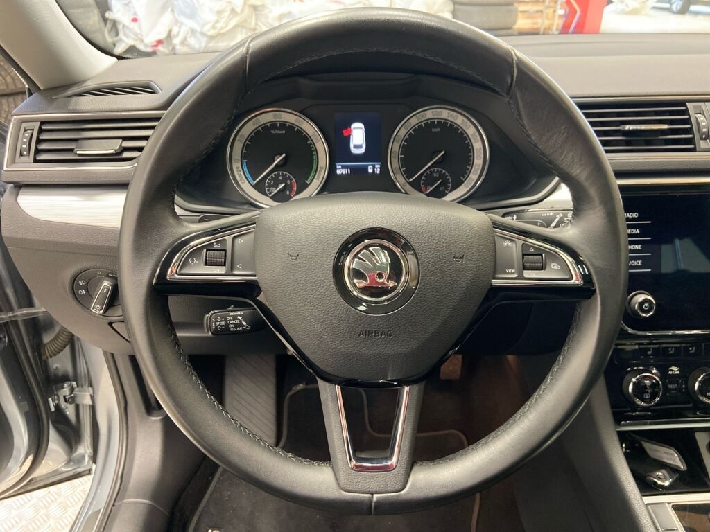 Skoda Superb 2020 Harmaa