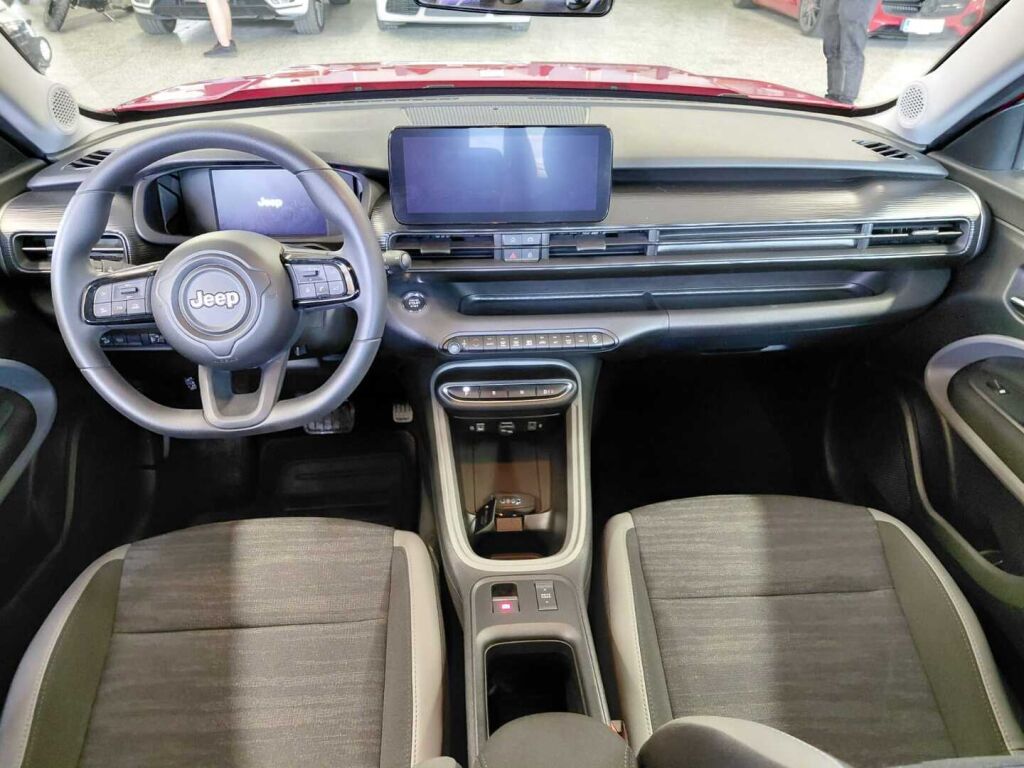 Jeep Avenger 2023 Punainen