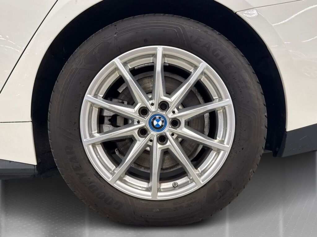 BMW i4 2022 9