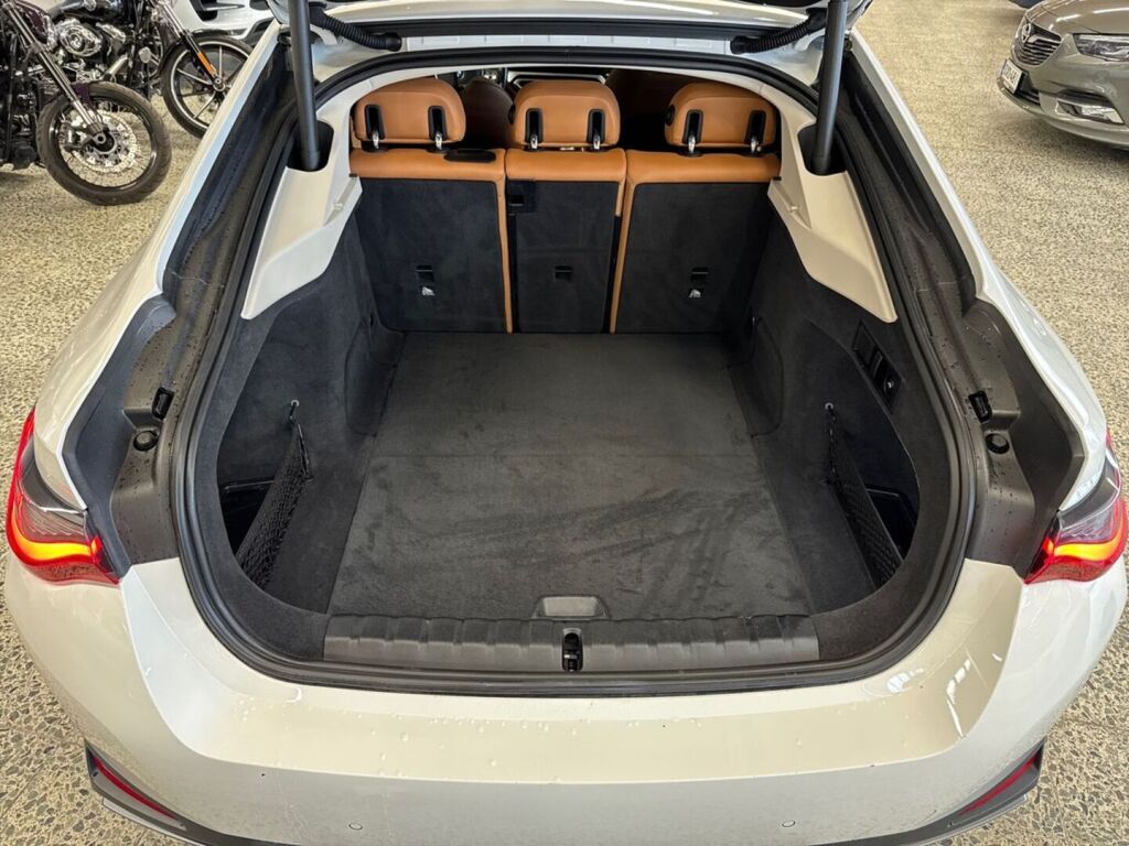 BMW i4 2022 9