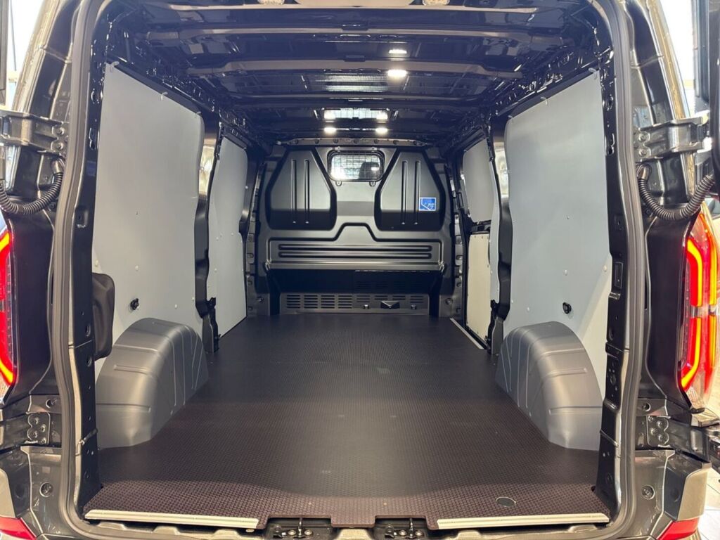 Ford Transit Custom 2026 Magnetic