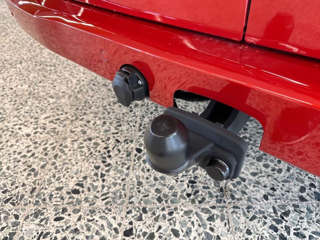 Ford Transit Custom 2026 Artisan Red