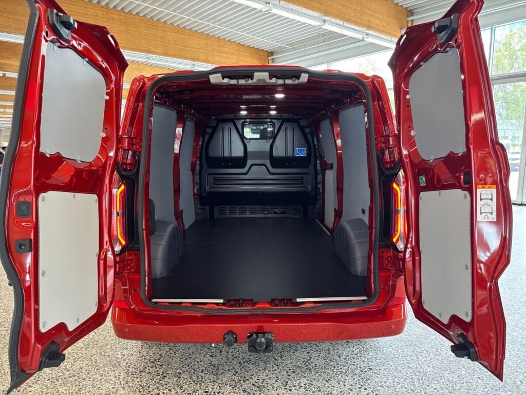 Ford Transit Custom 2026 Artisan Red