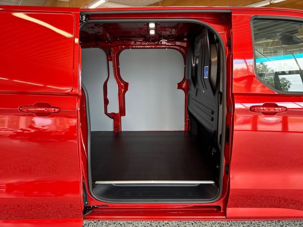 Ford Transit Custom 2026 Artisan Red