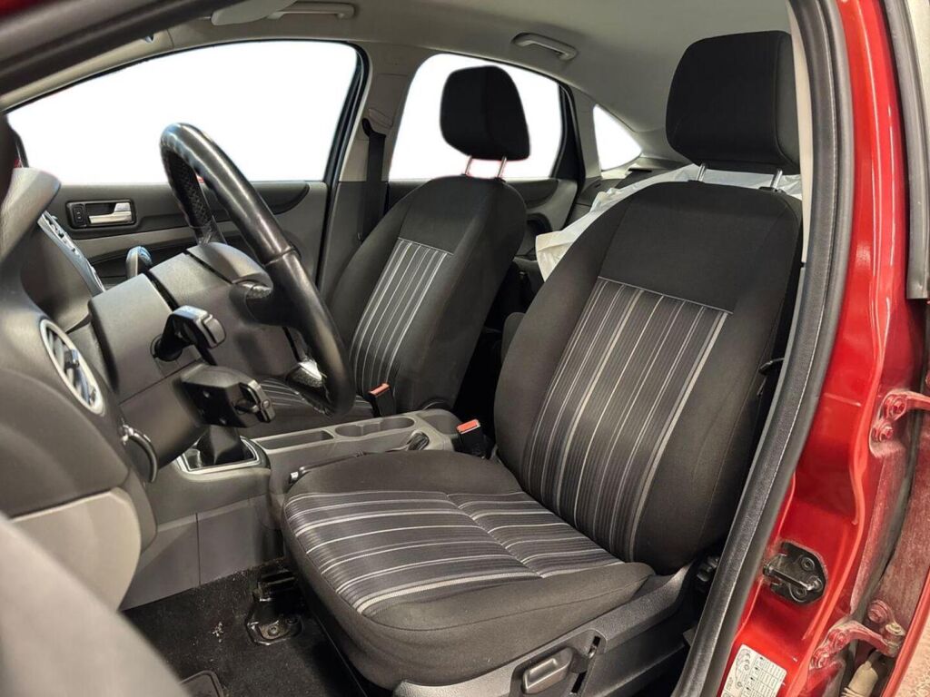 Ford Focus 2008 Punainen