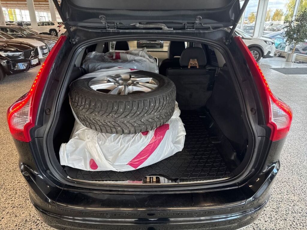 Volvo XC60 2015 Musta