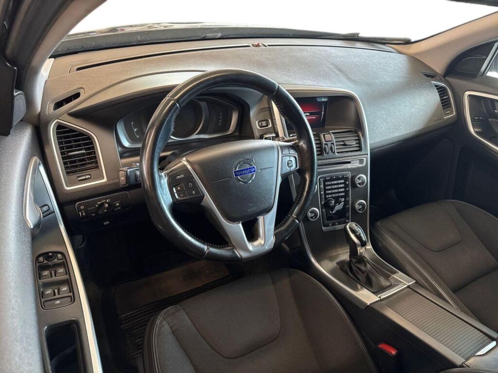 Volvo XC60 D4 AWD Momentum aut 2015, kuva 7/15