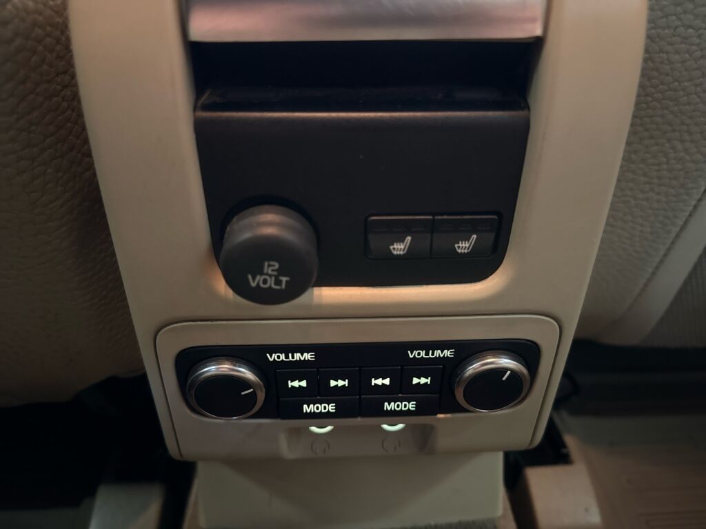 Volvo XC60 2009 Musta