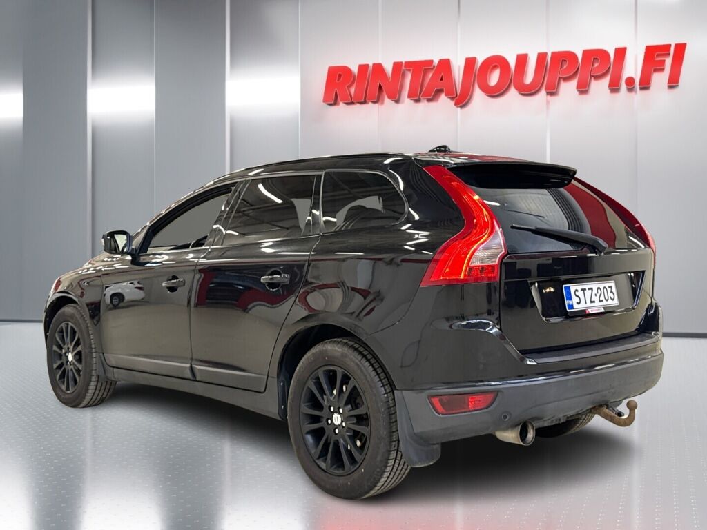 Volvo XC60 2009 Musta
