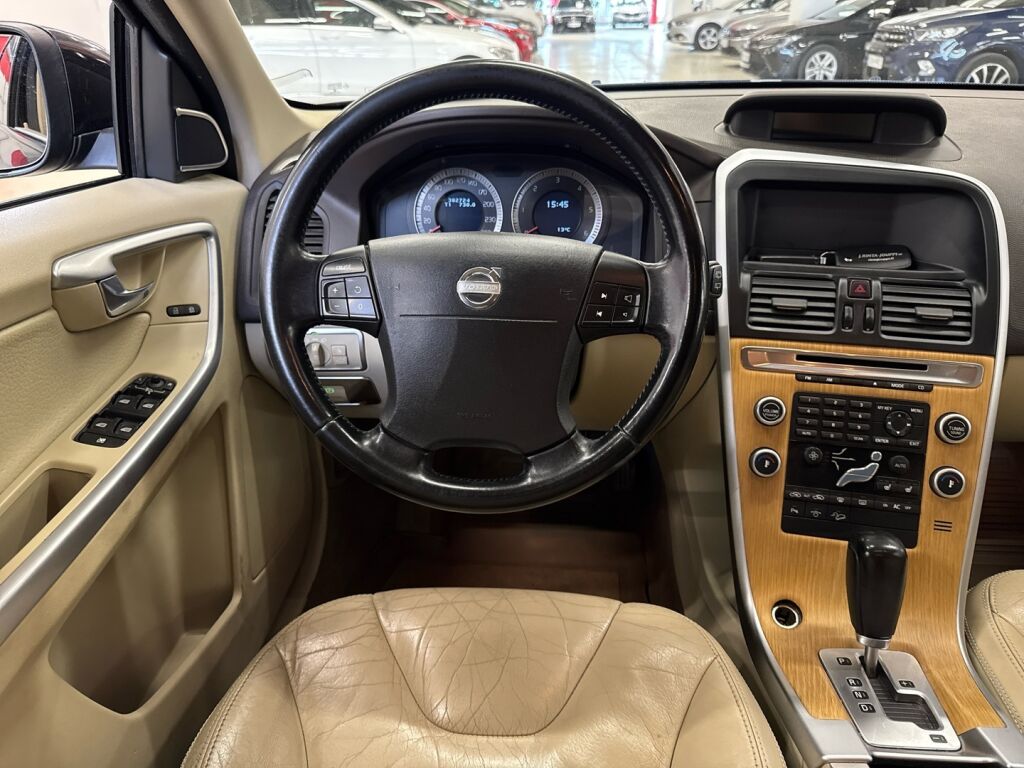 Volvo XC60 2009 Musta