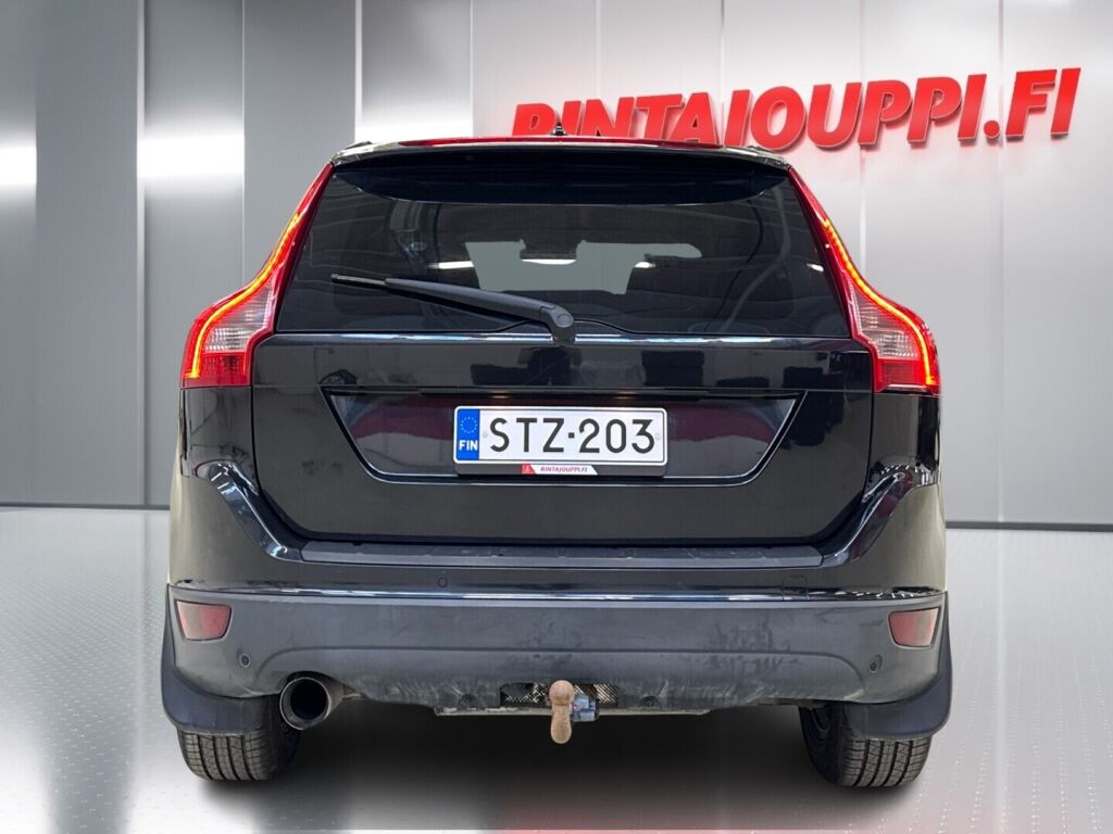 Volvo XC60 2009 Musta