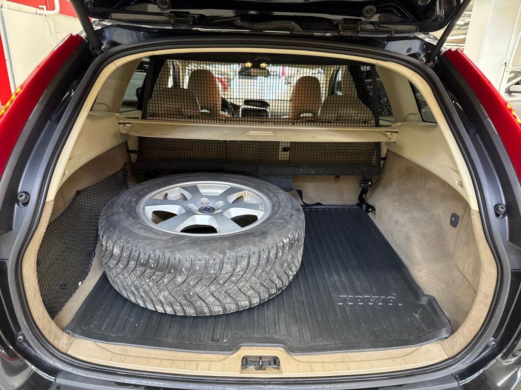 Volvo XC60 2009 Musta