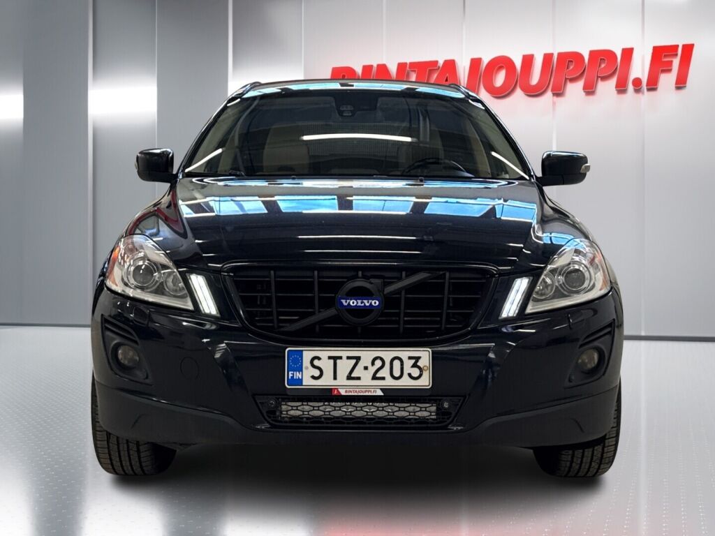 Volvo XC60 2009 Musta