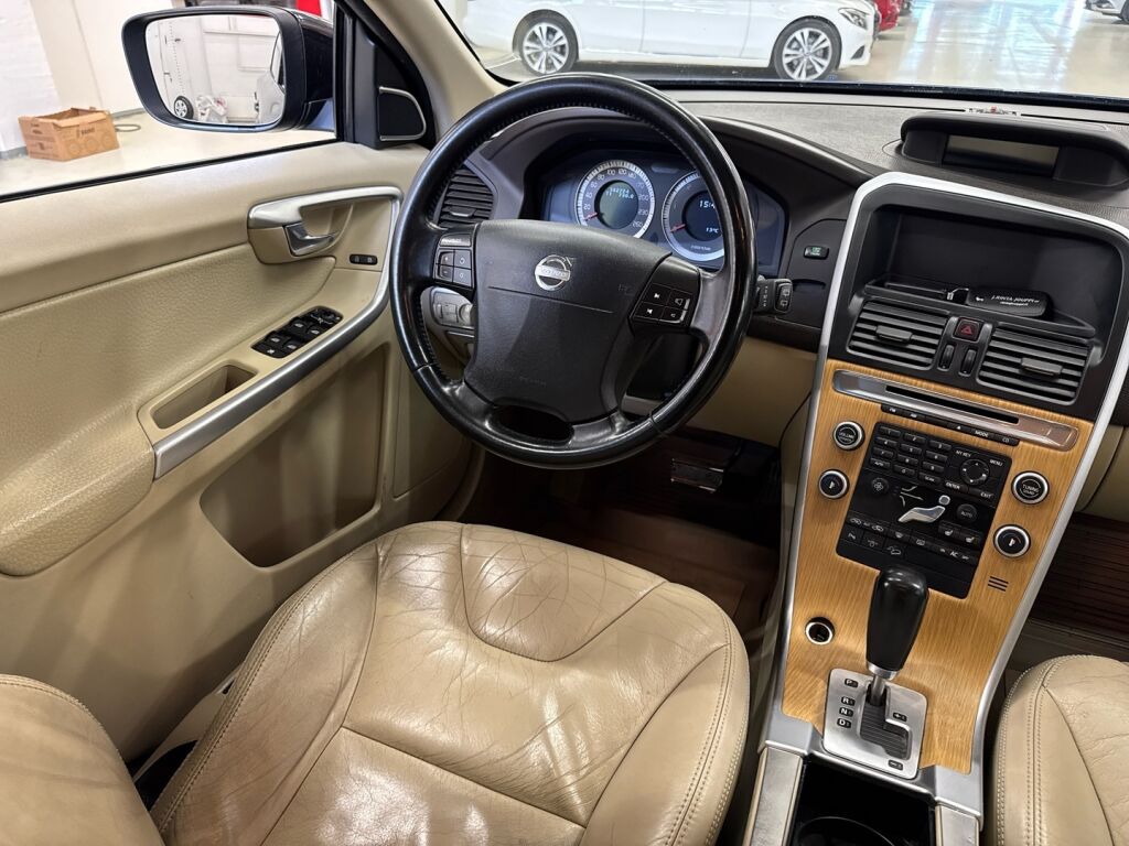 Volvo XC60 2009 Musta