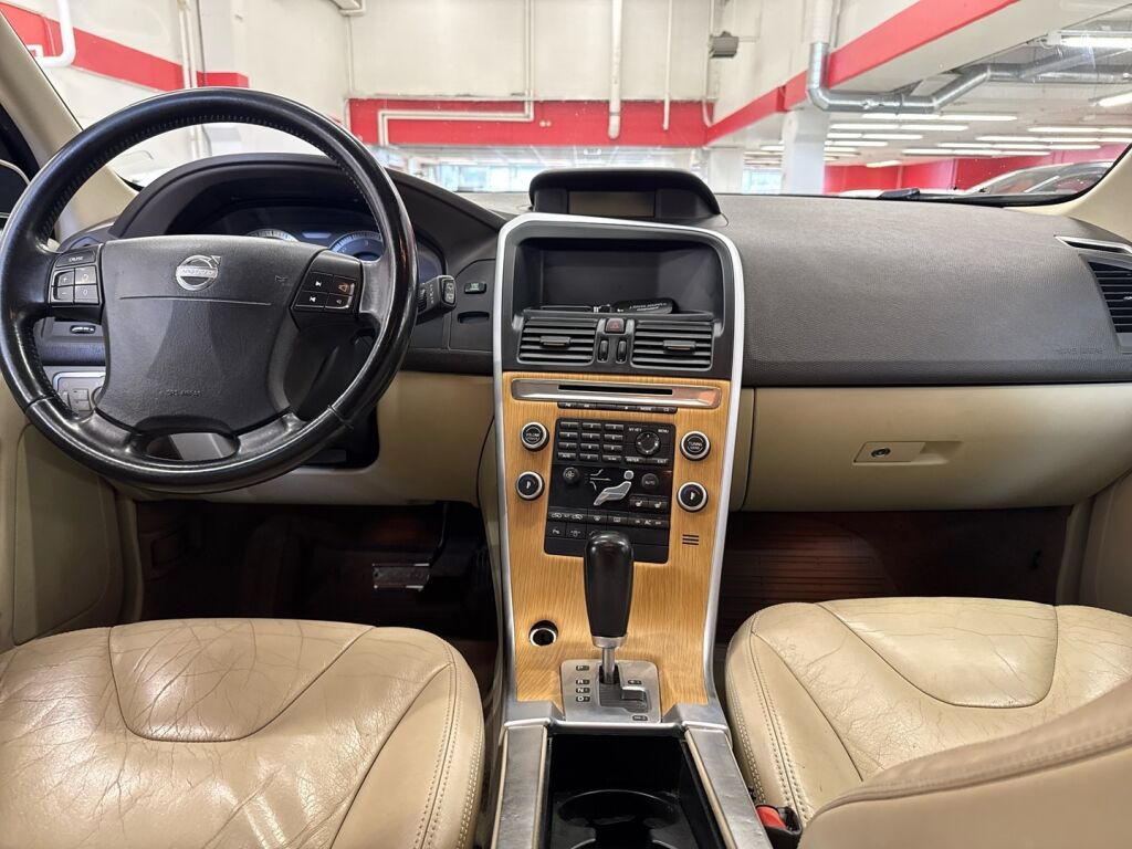 Volvo XC60 2009 Musta