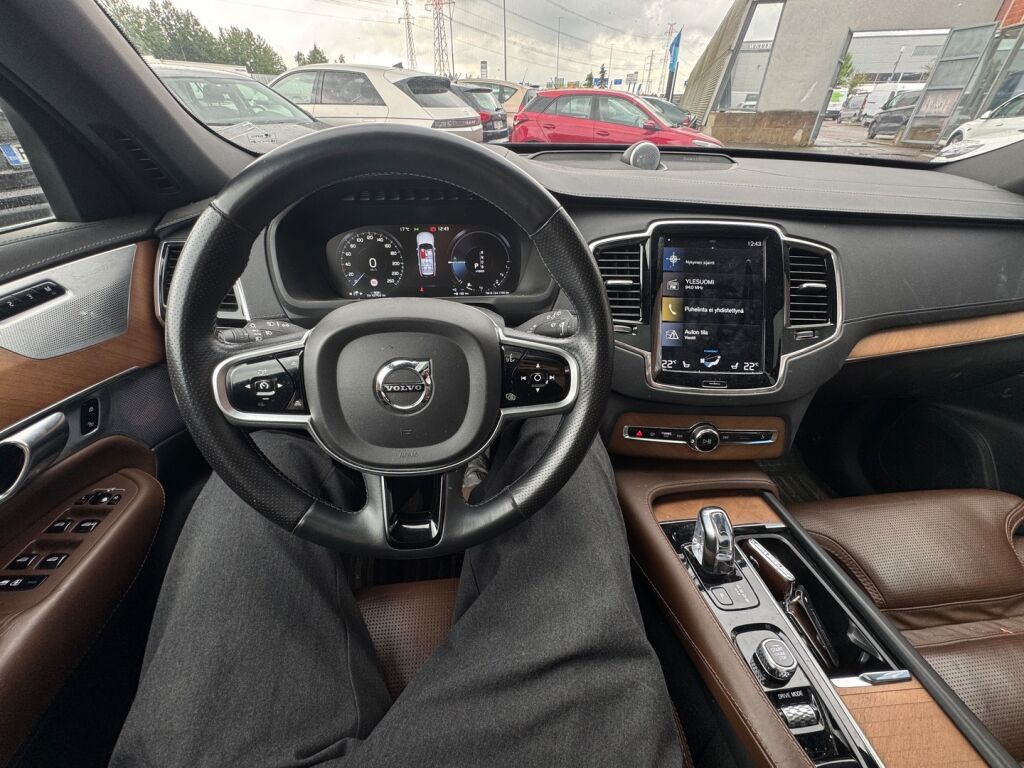 Volvo XC90 2019 Musta