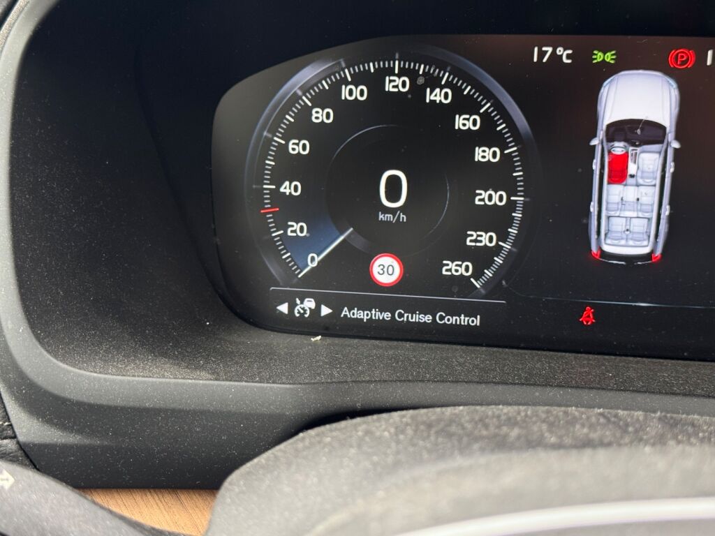 Volvo XC90 2019 Musta