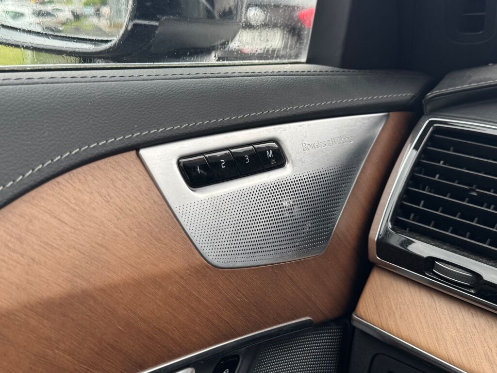 Volvo XC90 2019 Musta