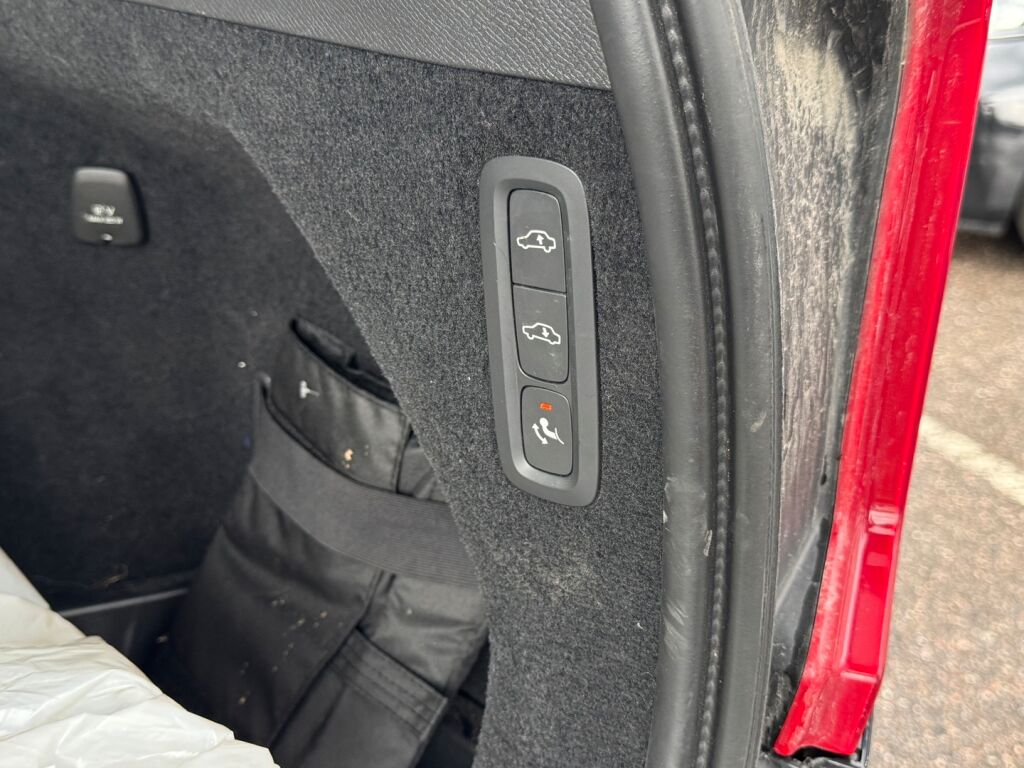 Volvo XC90 2019 Musta