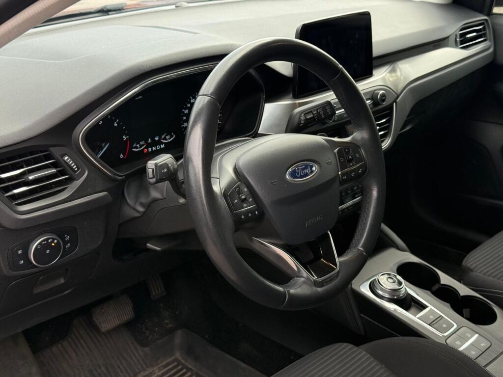 Ford Focus 2019 Punainen