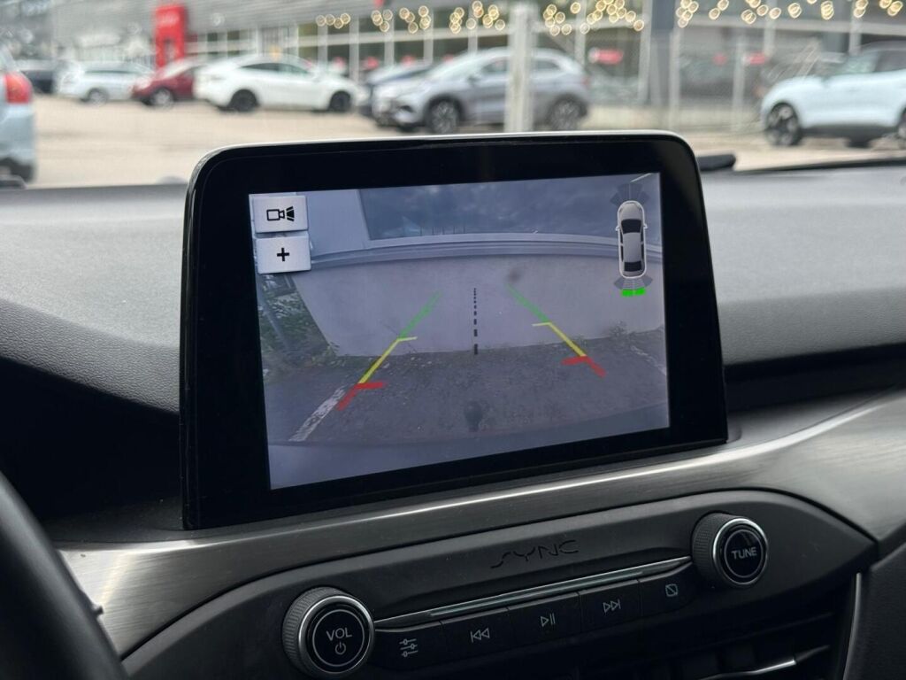 Ford Focus 2019 Punainen