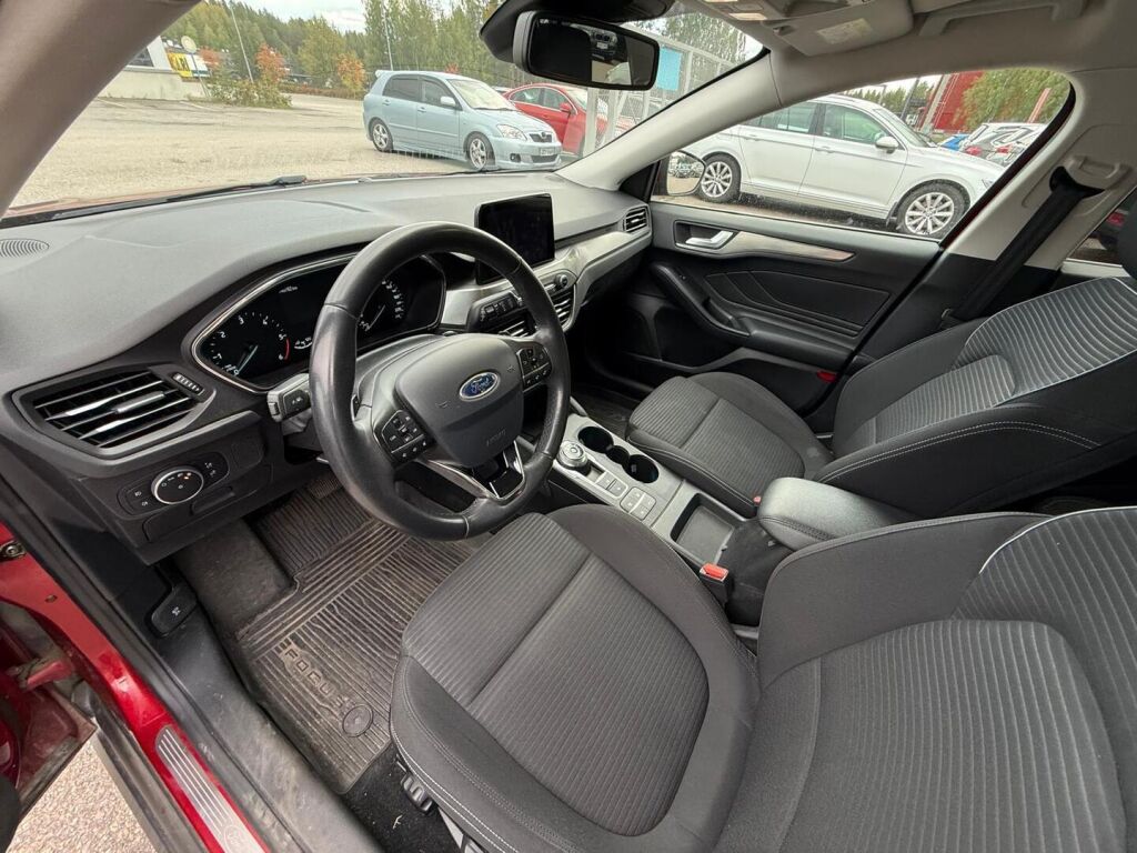 Ford Focus 2019 Punainen