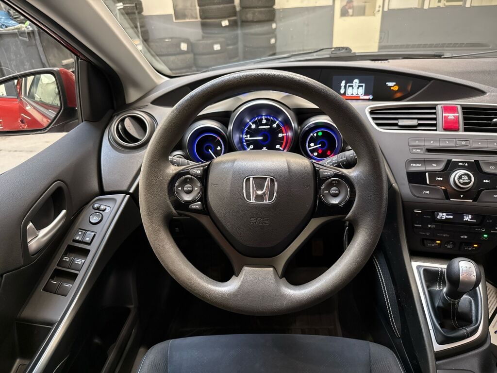 Honda Civic 2014 Punainen