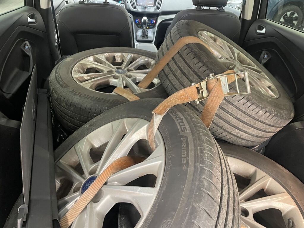 Ford Kuga 2019 Frozen White