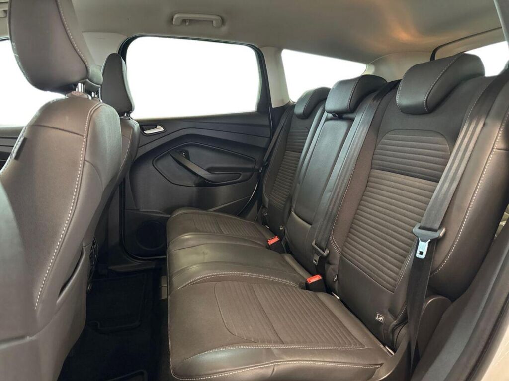 Ford Kuga 2019 Valkoinen