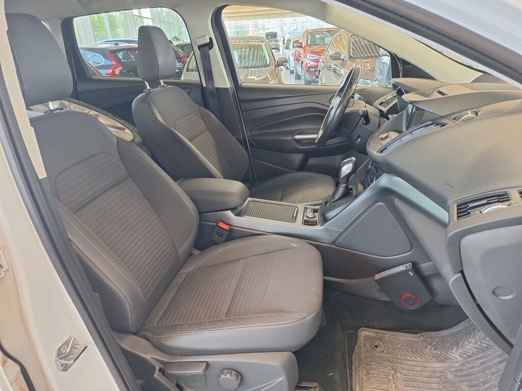 Ford Kuga 2019 Valkoinen
