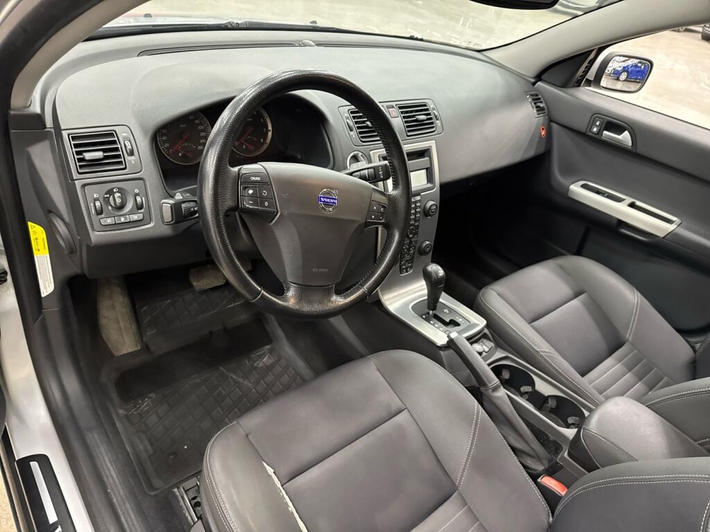 Volvo V50 2004 Harmaa