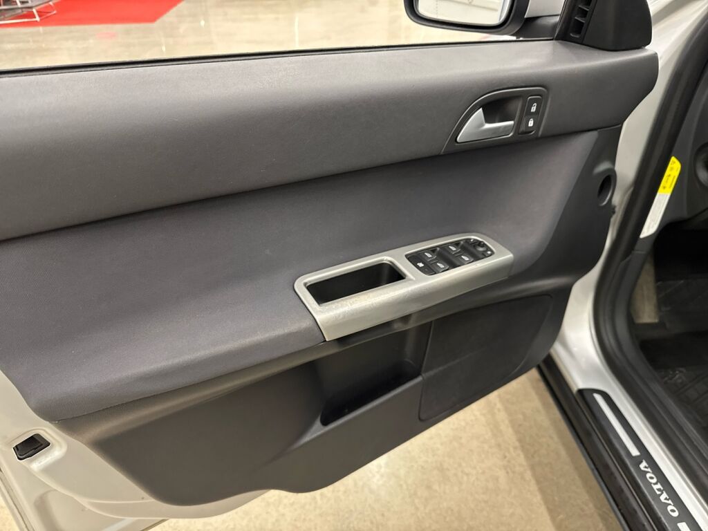 Volvo V50 2004 Harmaa
