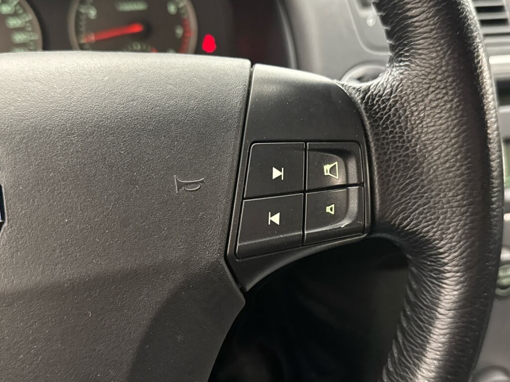 Volvo V50 2004 Harmaa