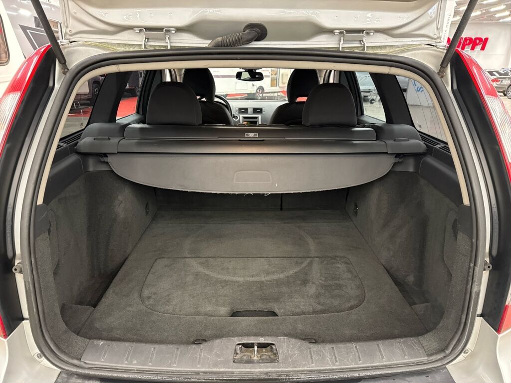 Volvo V50 2004 Harmaa