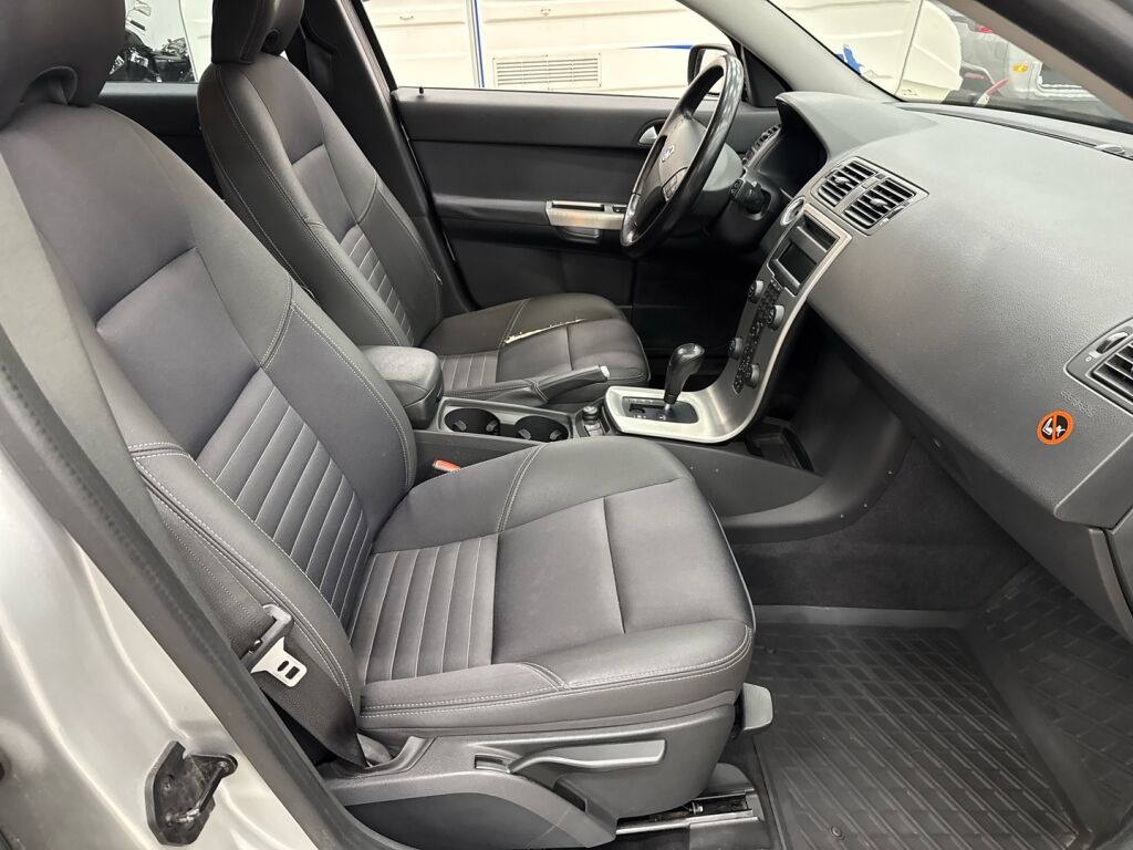 Volvo V50 2004 Harmaa