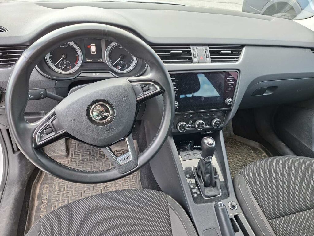 Skoda Octavia 2019 Valkoinen