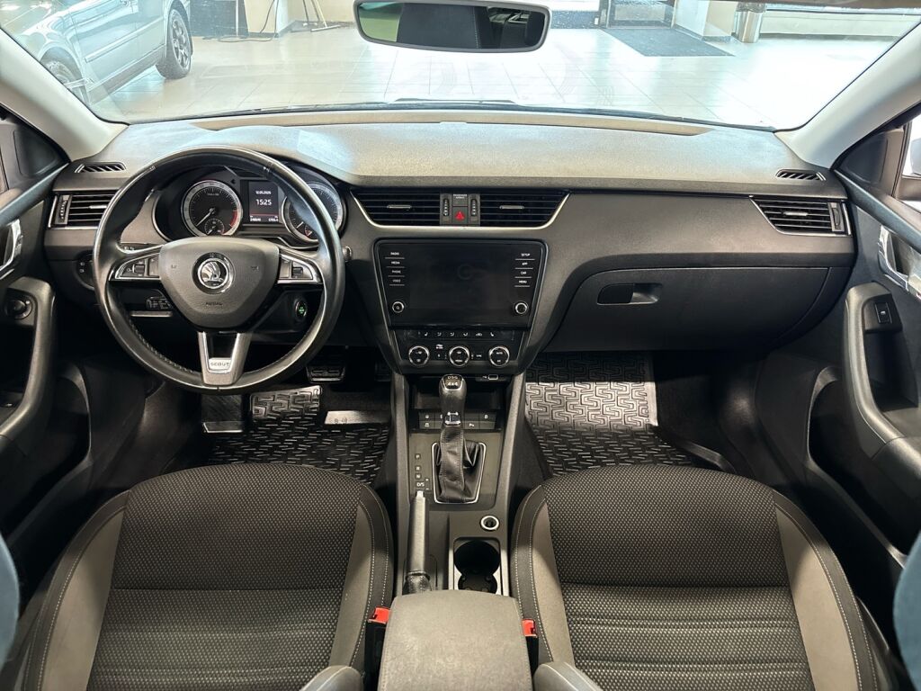 Skoda Octavia 2019 Musta