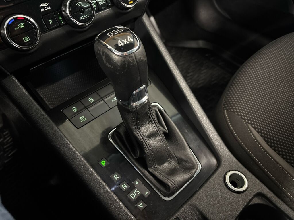 Skoda Octavia 2019 Musta