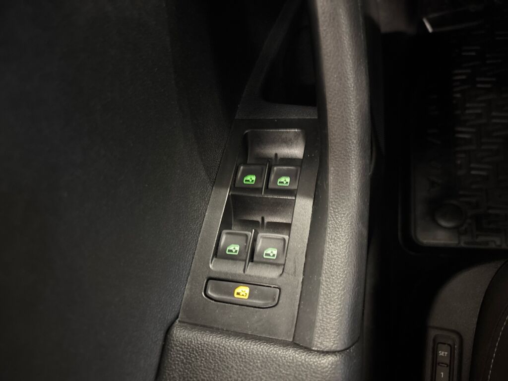 Skoda Octavia 2019 Musta