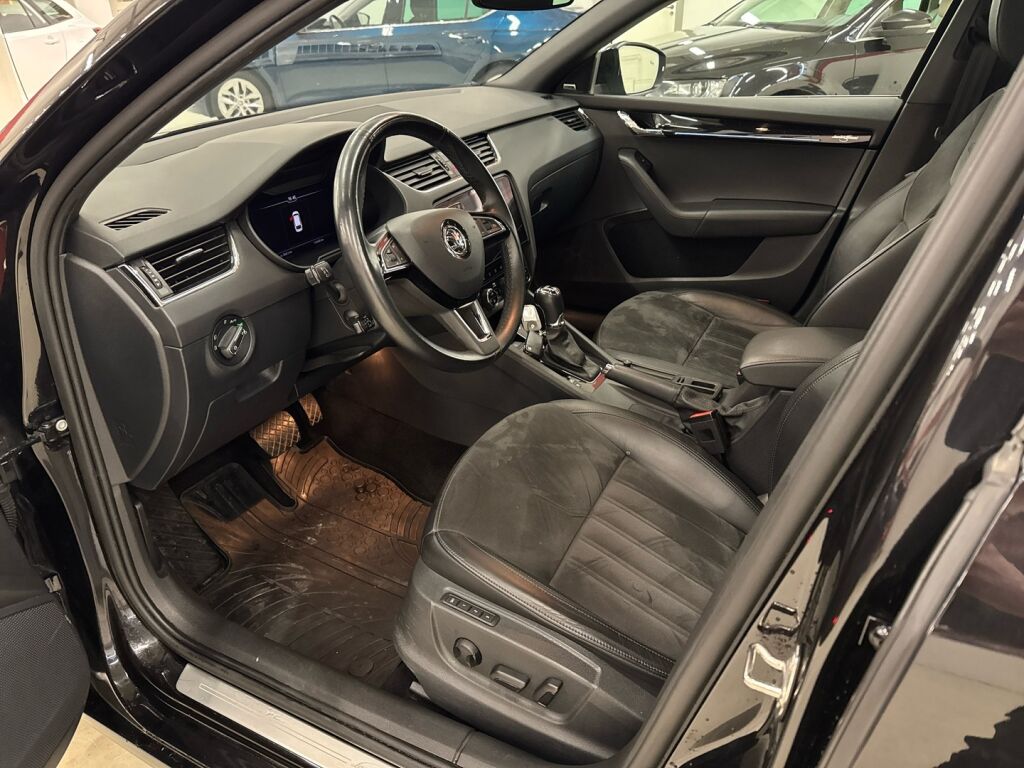 Skoda Octavia 2019 Musta