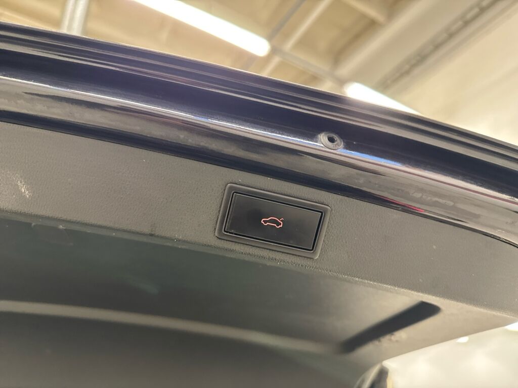 Skoda Octavia 2019 Musta