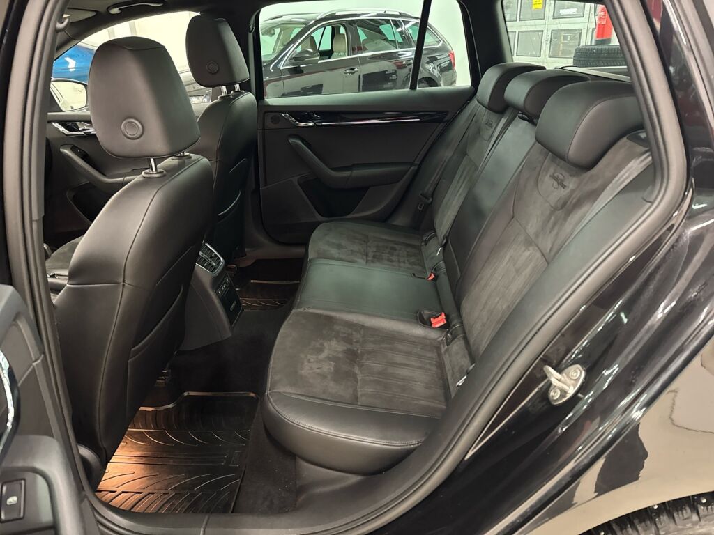 Skoda Octavia 2019 Musta