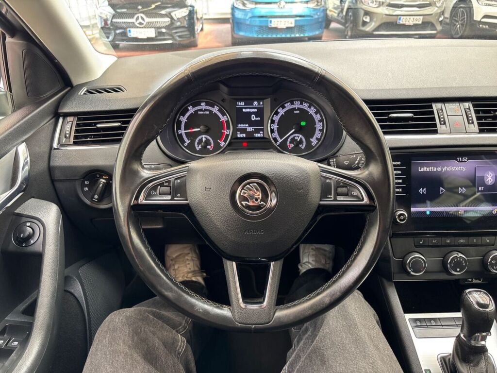 Skoda Octavia 2019 Harmaa