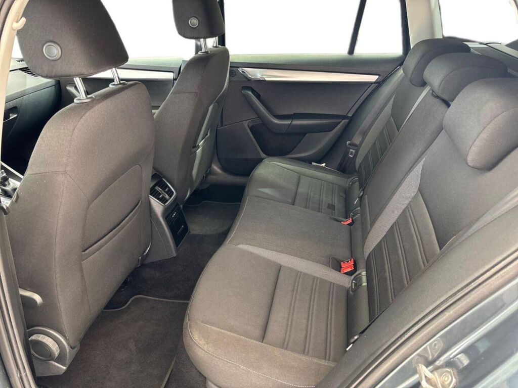 Skoda Octavia 2019 Harmaa