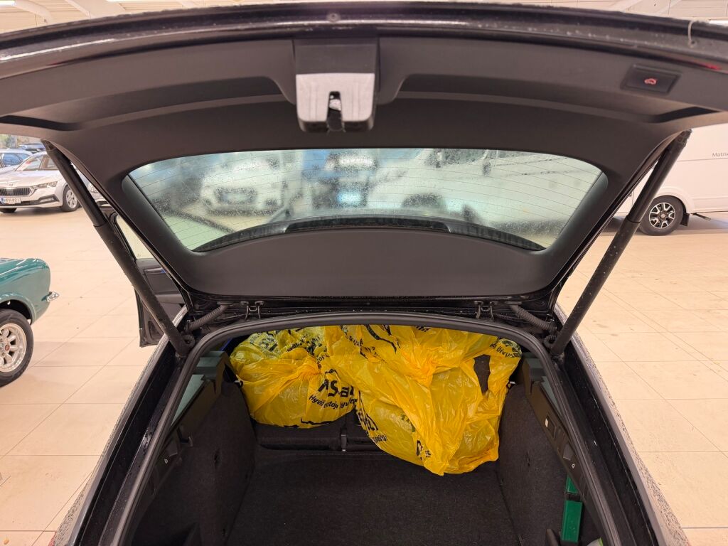 Skoda Octavia 2019 Musta