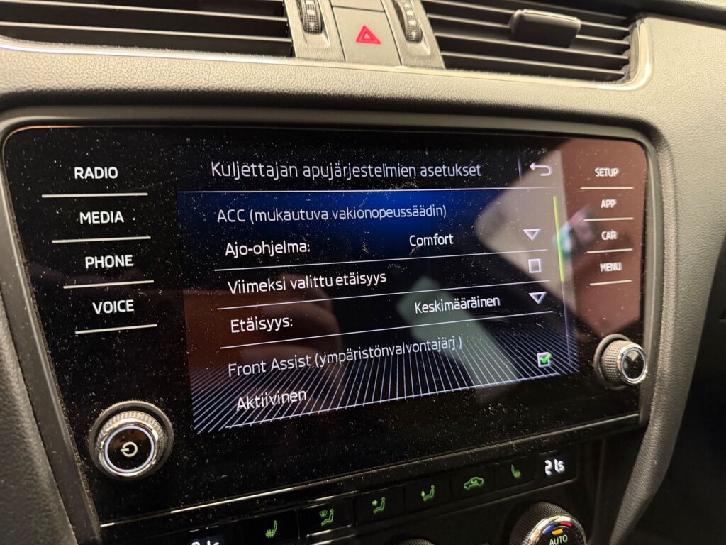 Skoda Octavia 2019 Musta