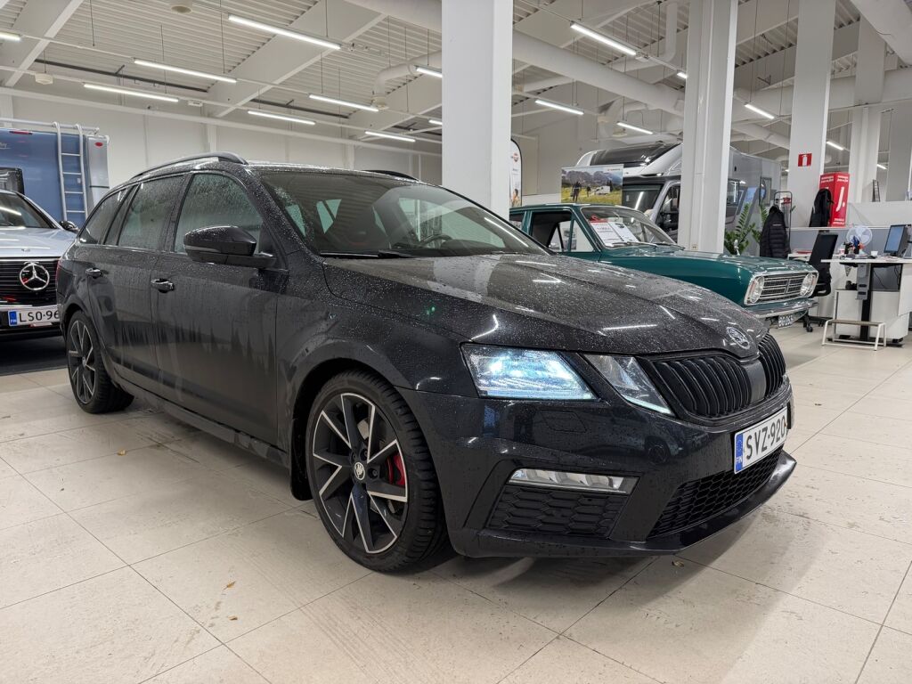 Skoda Octavia 2019 Musta